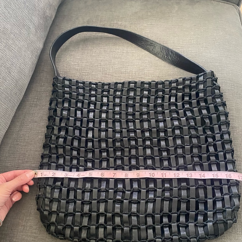 Banana Republic • leather shoulder bag - Picture 7 of 7